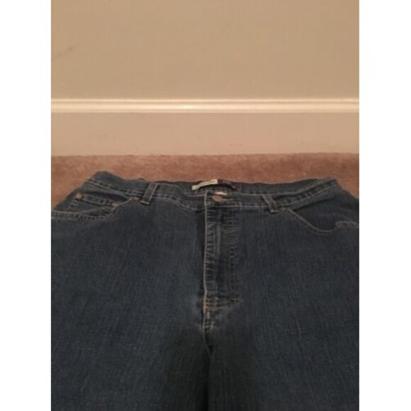 St. John's Bay Women's Jeans Blue Denim Pockets Zip Button Size 16 Short - Picture 3 of 7